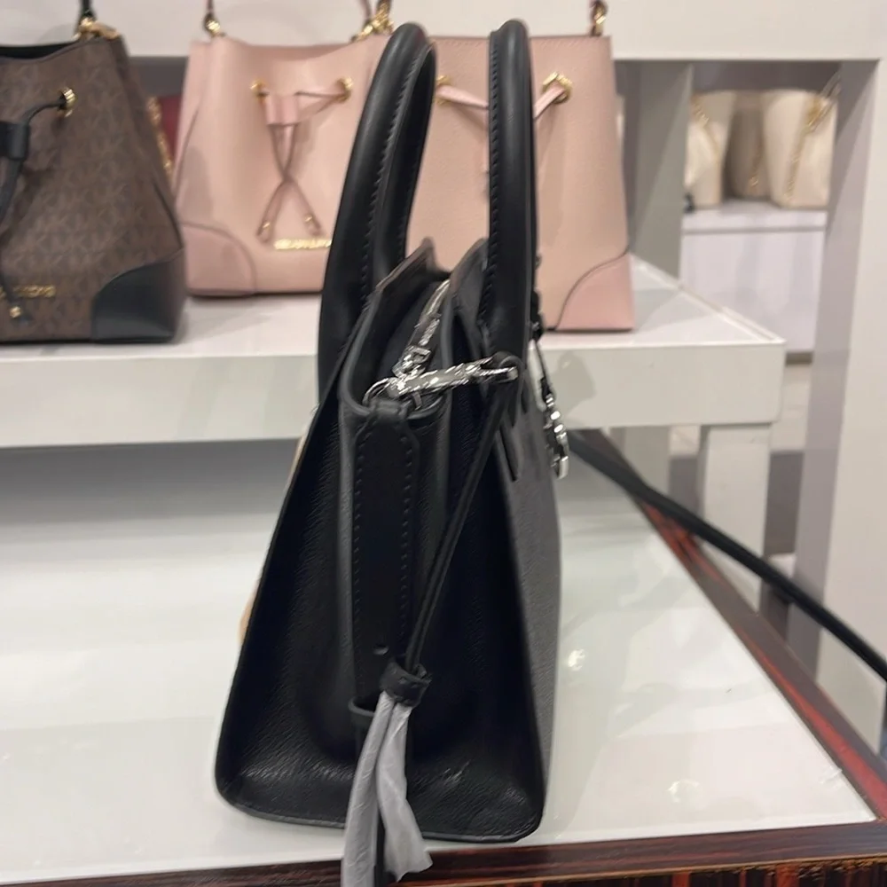 MICHAEL KORS
Avril Small Logo Top-Zip Satchel
COLOR BLACK
NWT - Picture 9 of 16